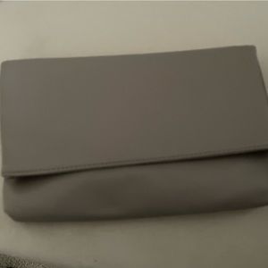 Kelly & Katie clutch, Beige leather, detachable crossbody strap